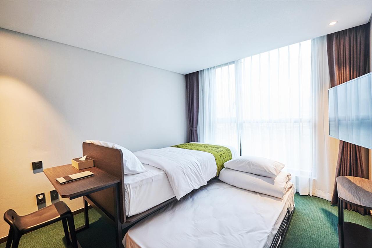 Jeju Pureun Hotel Seogwipo Esterno foto